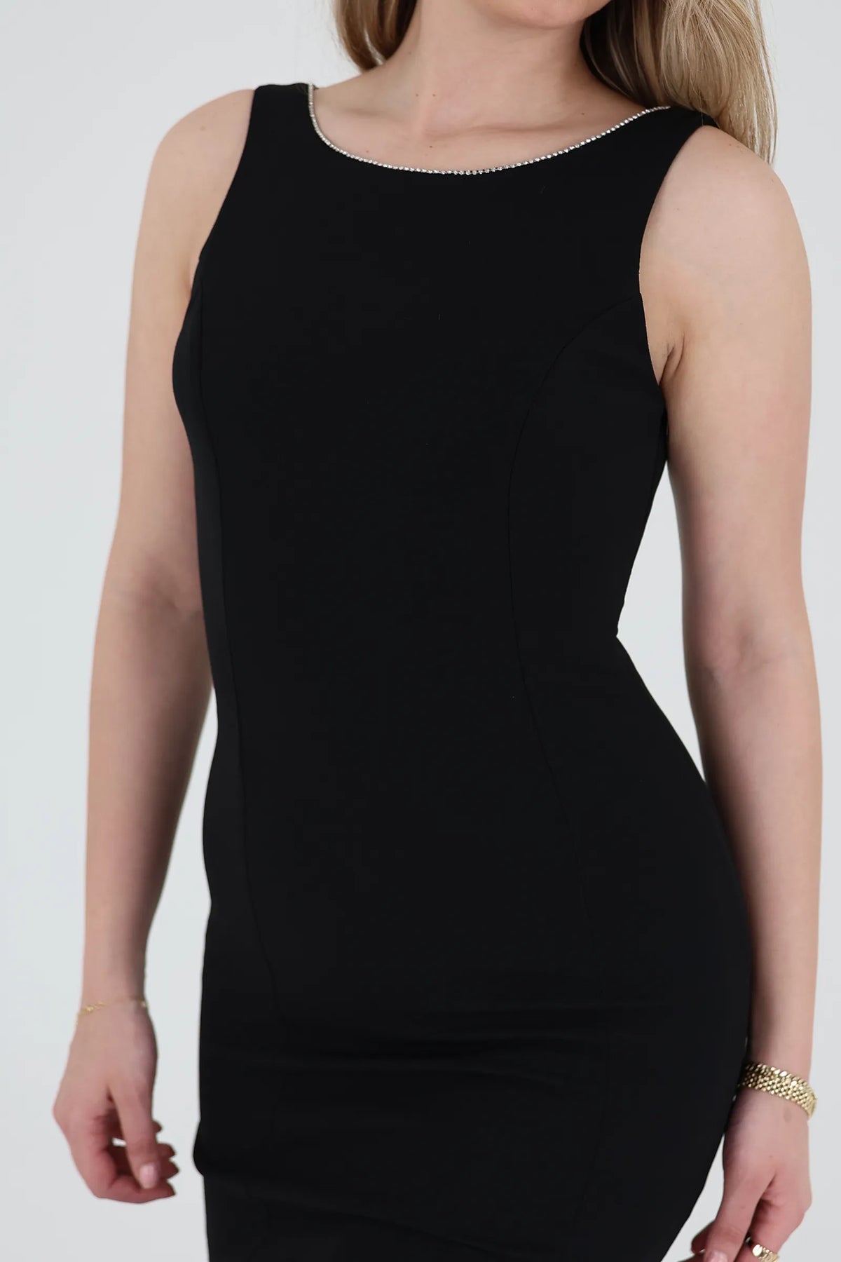 Fustan back details