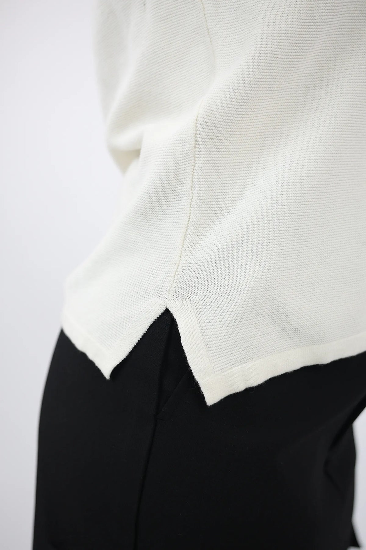 Xhemper v neck