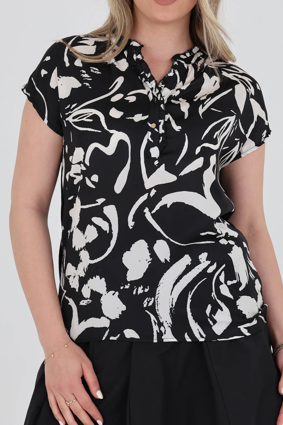Maice ruffle neck
