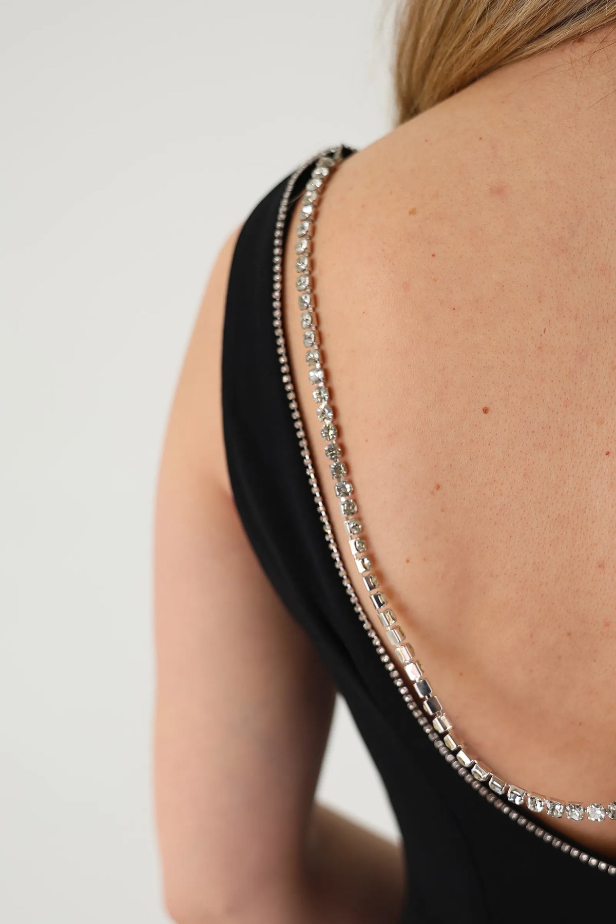 Fustan back details