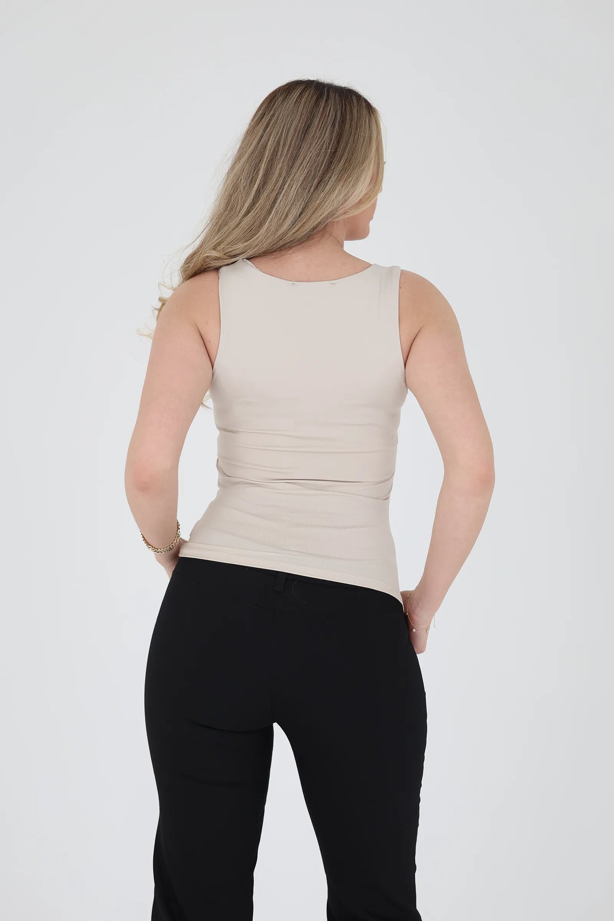 Maice square neck